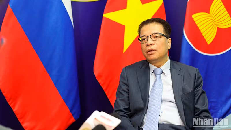 Đại sứ Việt Nam tại Liên bang Nga Đặng Minh Khôi. (Ảnh: XUÂN HƯNG)