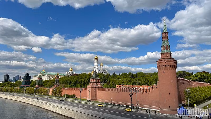 Khuôn viên Điện Kremlin ở thủ đô Moskva. (Ảnh: XUÂN HƯNG)