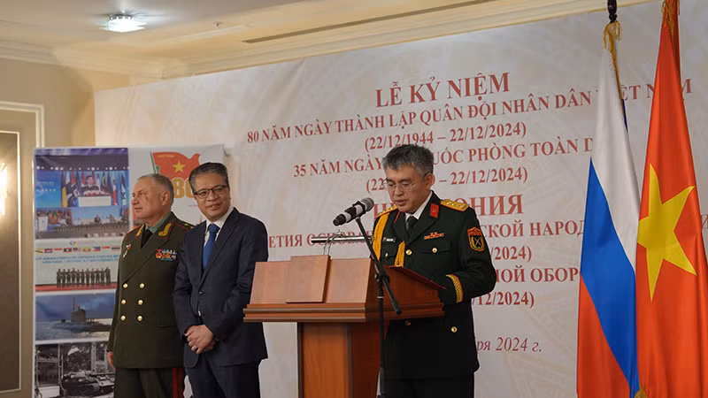 Đại tá Vương Đắc Thắng bày tỏ lòng biết ơn tất cả các chuyên gia Liên Xô/Nga đã hỗ trợ nhân dân Việt Nam.