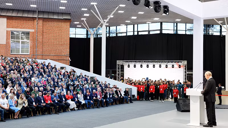 Tổng thống Nga Vladimir Putin phát biểu tại Diễn đàn. (Ảnh: TASS)