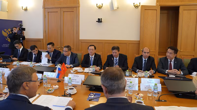 Bộ trưởng Huỳnh Thành Đạt và đoàn công tác Bộ Khoa học và Công nghệ Việt Nam. (Ảnh: XUÂN HƯNG)