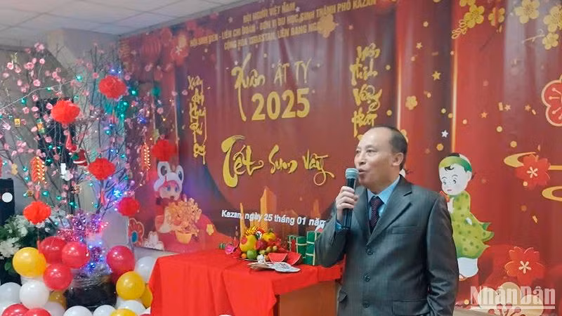 Ông Dương Tuấn Tư, Phó Chủ tịch Hội người Việt Nam tại Kazan phát biểu. (Ảnh: NGỌC DIỆP)