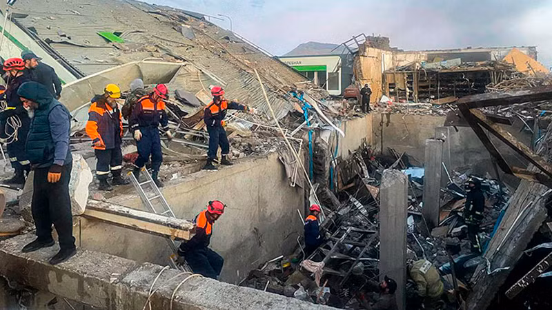 Hiện trường vụ nổ. (Ảnh: TASS)