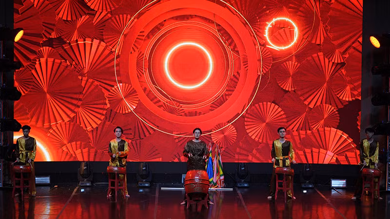 Biểu diễn múa trống tại chương trình.