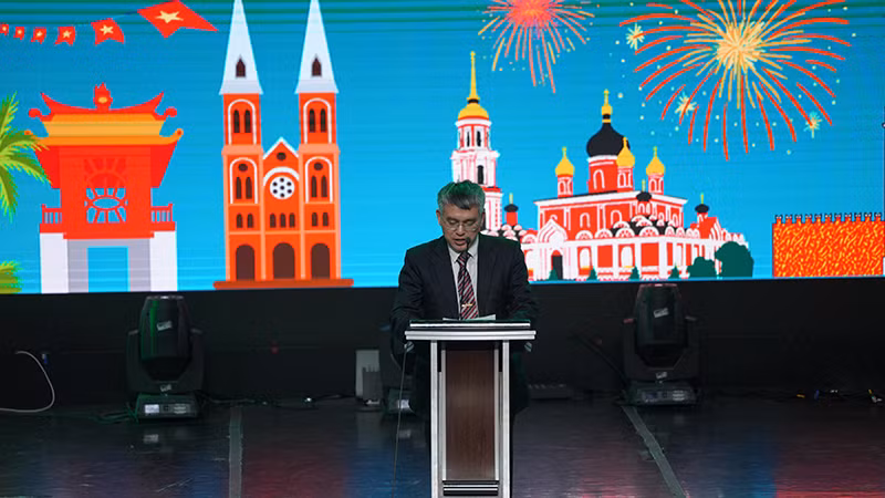 Ông Vương Đắc Thắng, đại diện Đại sứ quán Việt Nam tại Liên bang Nga, phát biểu tại sự kiện.