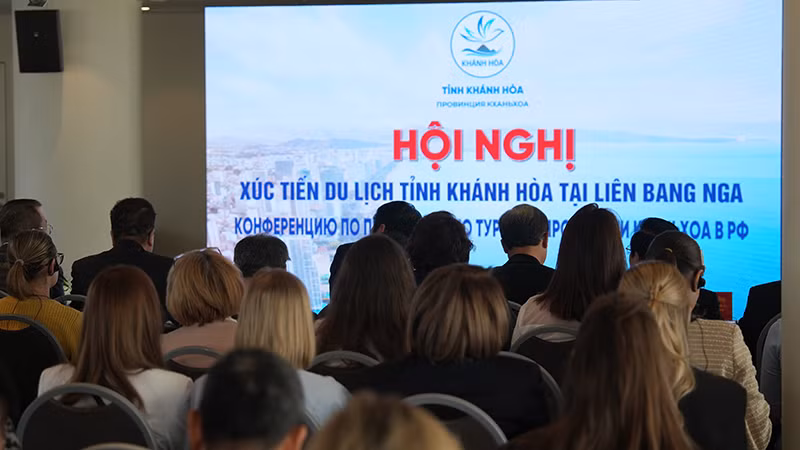 Đông đảo các công ty du lịch Nga tham dự Hội nghị. (Ảnh: XUÂN HƯNG)