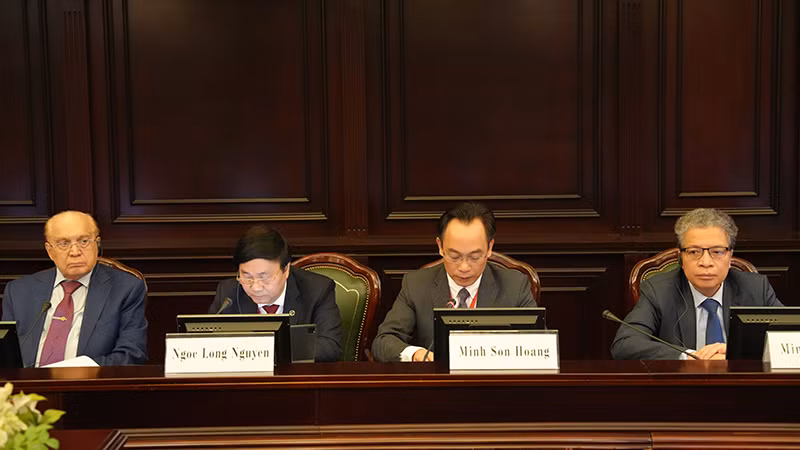 Thứ trưởng Giáo dục và Đào tạo Việt Nam Hoàng Minh Sơn phát biểu. (Ảnh: XUÂN HƯNG)