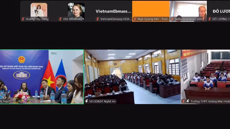 Học sinh 16 trường trung học phổ thông trên địa bàn tỉnh Nghệ An tham gia buổi gặp mặt và tư vấn tuyển sinh du học Nga.