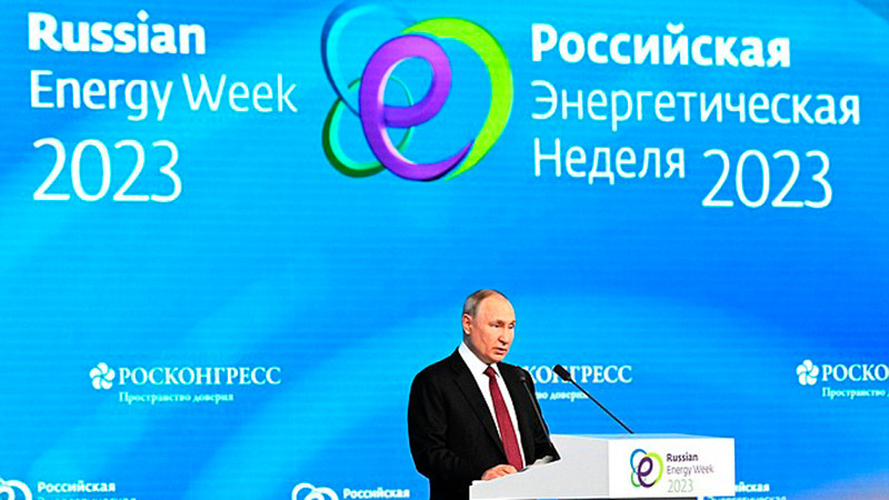 Tổng thống Nga Vladimir Putin phát biểu tại phiên toàn thể Diễn đàn quốc tế “Tuần năng lượng Nga”. (Ảnh: KREMLIN.RU)