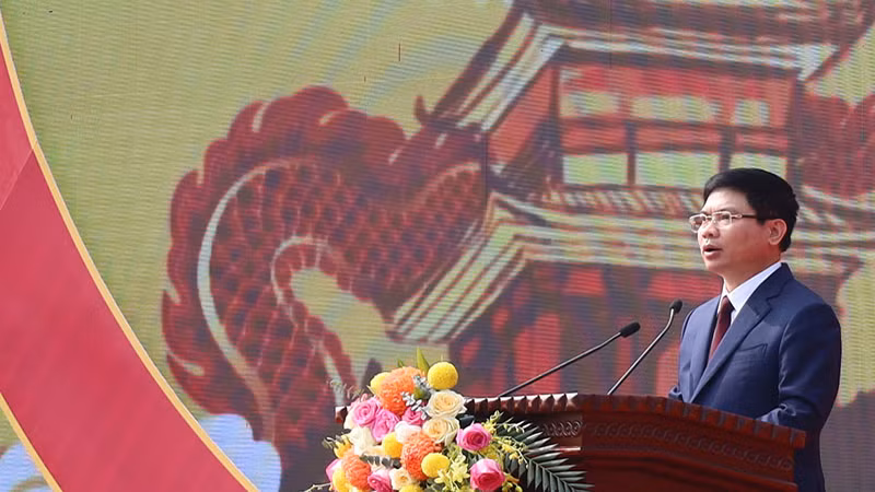 Ông Trương Quốc Huy, Chủ tịch Ủy ban nhân dân tỉnh Hà Nam, phát biểu tại Hội xuân Tam Chúc.