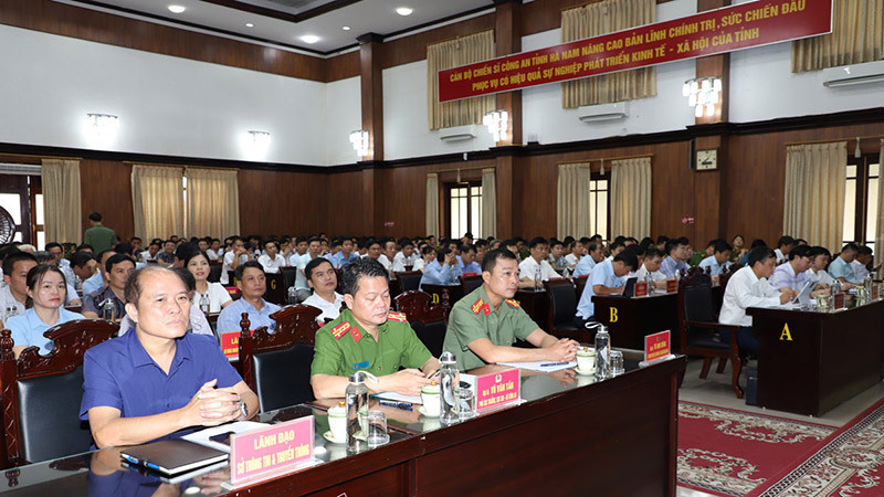 Các đại biểu dự Hội nghị.