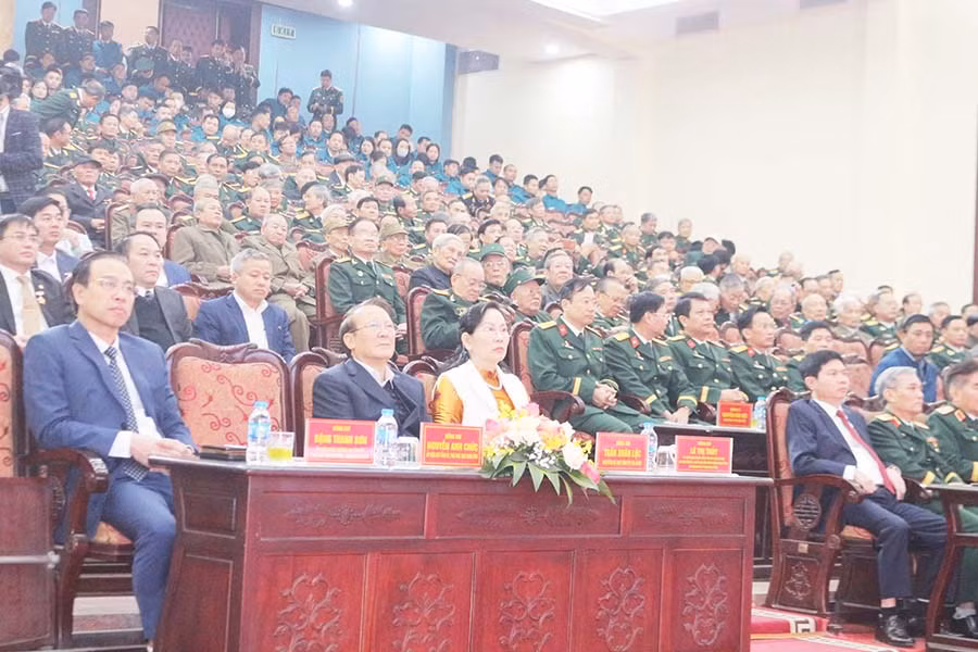 Các đại biểu dự lễ kỷ niệm.