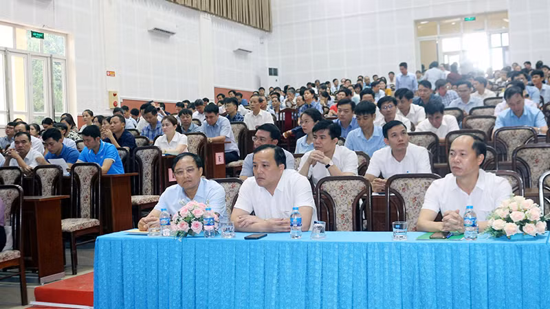 Các đại biểu dự hội nghị tập huấn.