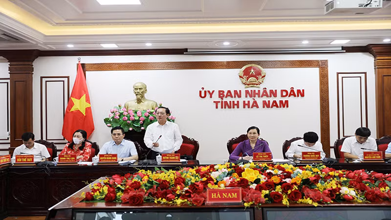 Đồng chí Huỳnh Thành Đạt, Ủy viên Trung ương Đảng, Bộ trưởng Khoa học và Công nghệ phát biểu tại buổi làm việc.