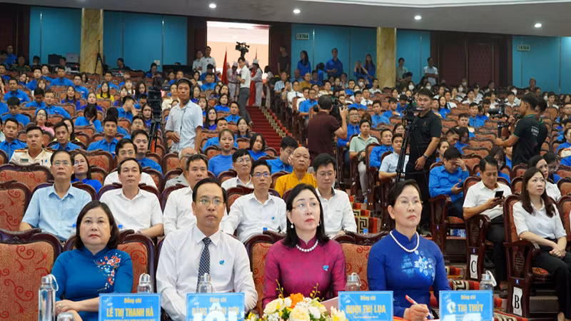 Các đại biểu dự đại hội.