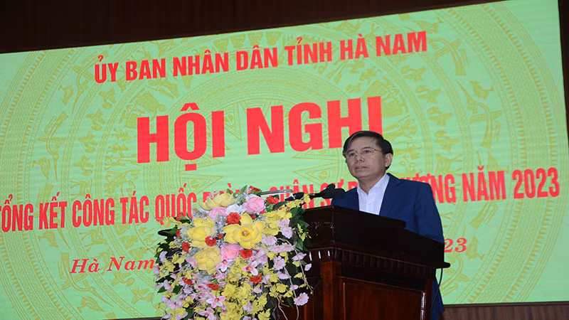 Đồng chí Trần Xuân Dưỡng, Phó Chủ tịch Ủy ban nhân dân tỉnh Hà Nam phát biểu chỉ đạo tại Hội nghị.