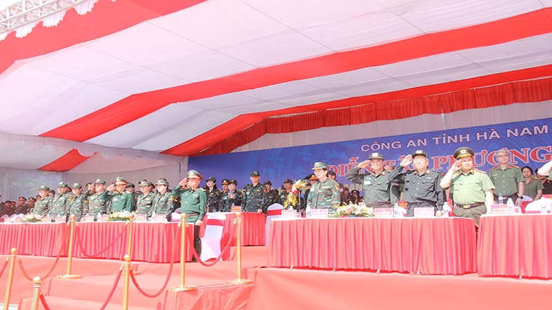 Các đại biểu tham dự chương trình Thực binh xử lý tình huống.