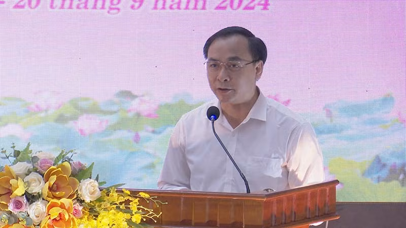 Đồng chí Đặng Anh Tuấn, Bí thư Đảng ủy Khối các cơ quan tỉnh Hà Nam phát biểu khai mạc hội thi.