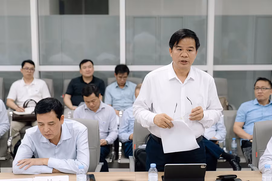 Phó Giáo sư, Tiến sĩ Đào Xuân Cơ, Giám đốc Bệnh viện Bạch Mai, phát biểu tại buổi làm việc.