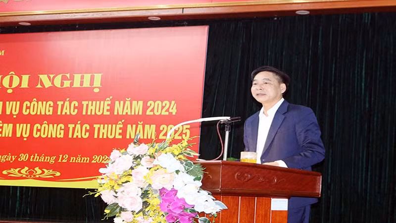 Đồng chí Nguyễn Anh Chức, Phó Chủ tịch Thường trực UBND tỉnh Hà Nam phát biểu tại hội nghị.