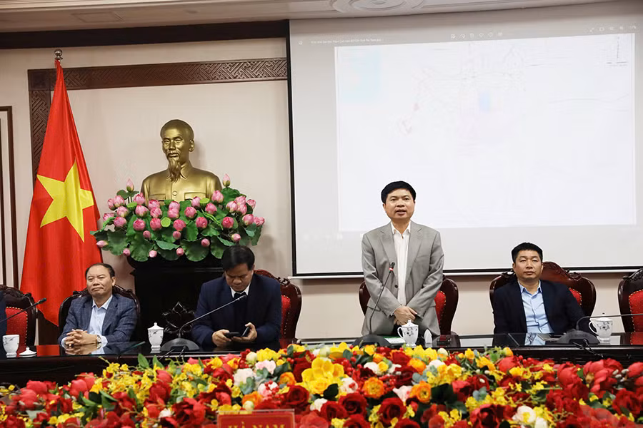 Đồng chí Trương Quốc Huy, Bí thư Tỉnh ủy, Chủ tịch Ủy ban nhân dân tỉnh, Trưởng đoàn Đại biểu Quốc hội tỉnh Hà Nam tại hội nghị.