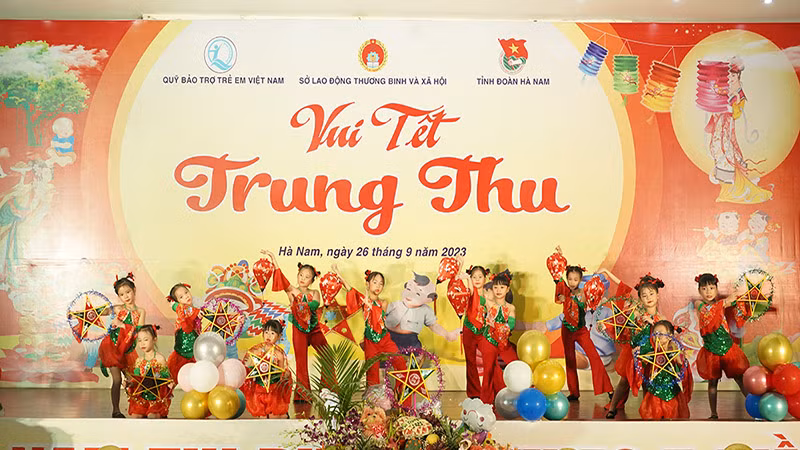 Tiết mục văn nghệ đặc sắc, hấp dẫn.