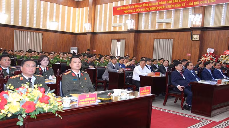 Các đại biểu dự hội nghị.