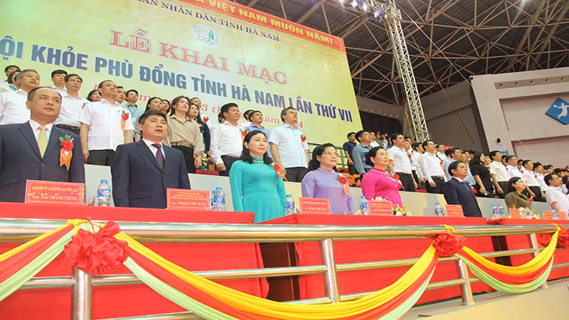 Các đại biểu dự Lễ khai mạc Hội khỏe Phù Đổng tỉnh Hà Nam năm 2024.