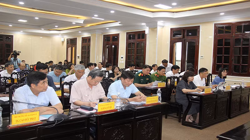 Các đại biểu tham dự tọa đàm.