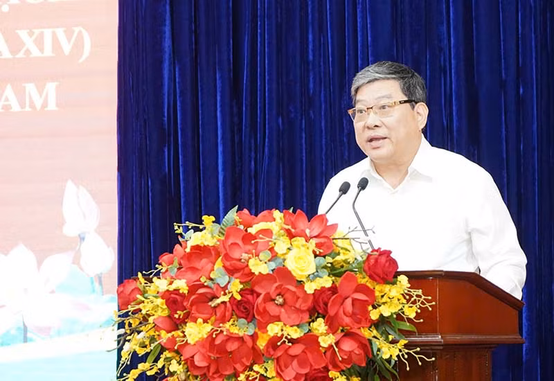 Đồng chí Nguyễn Duy Bắc, Phó Giám đốc Thường trực Học viện Chính trị quốc gia Hồ Chí Minh phát biểu tại hội nghị.