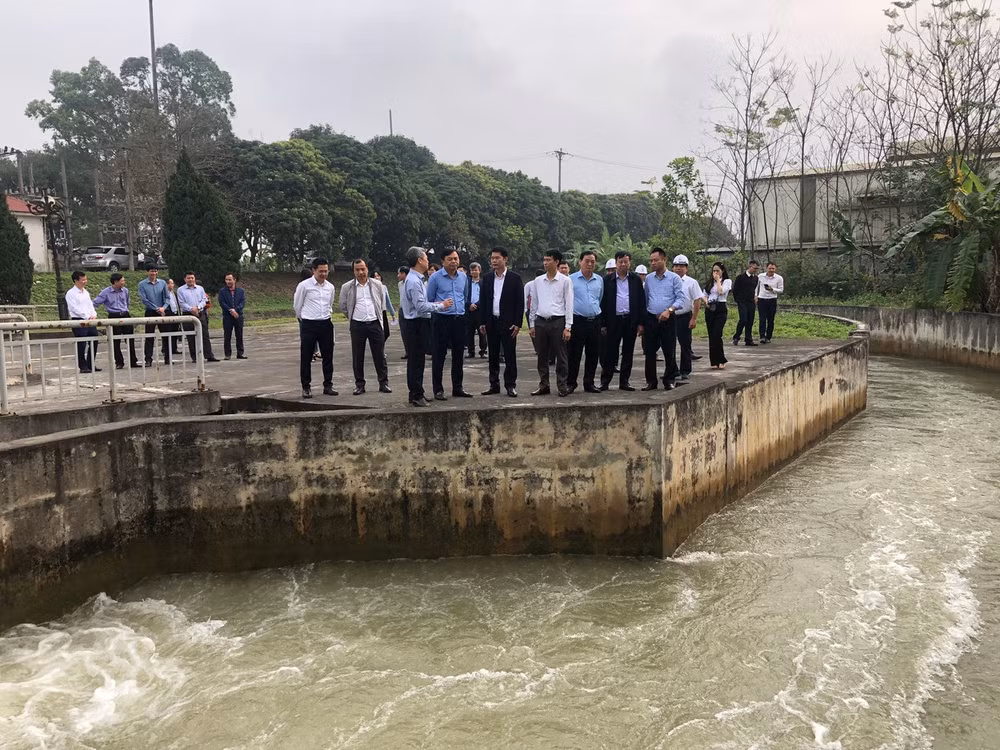 Bộ Nông nghiệp và Phát triển nông thôn kiểm tra lấy nước đợt 2 tại tỉnh Vĩnh Phúc.