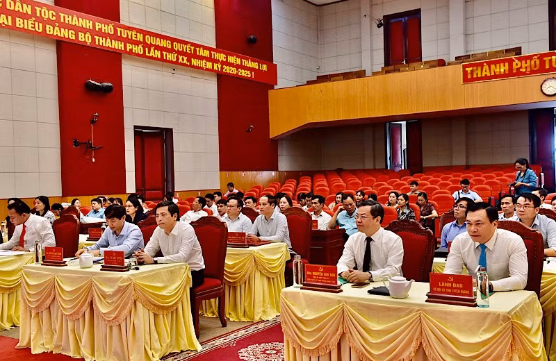 Đại biểu dự Hội nghị.