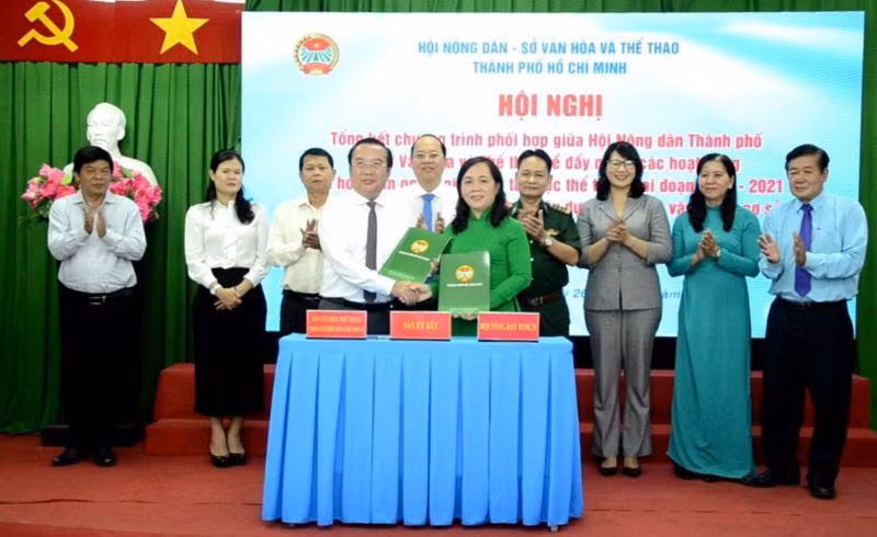 Ký kết chương trình phối hợp xây dựng đời sống văn hóa ở cơ sở gắn với xây dựng nông thôn mới, đô thị văn minh giai đoạn 2022-2025.