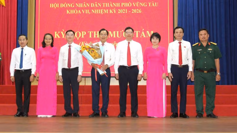 Đồng chí Nguyễn Phúc Hoàng được bầu giữ chức Chủ tịch Ủy ban nhân dân thành phố Vũng Tàu khóa VII, nhiệm kỳ 2021-2026.