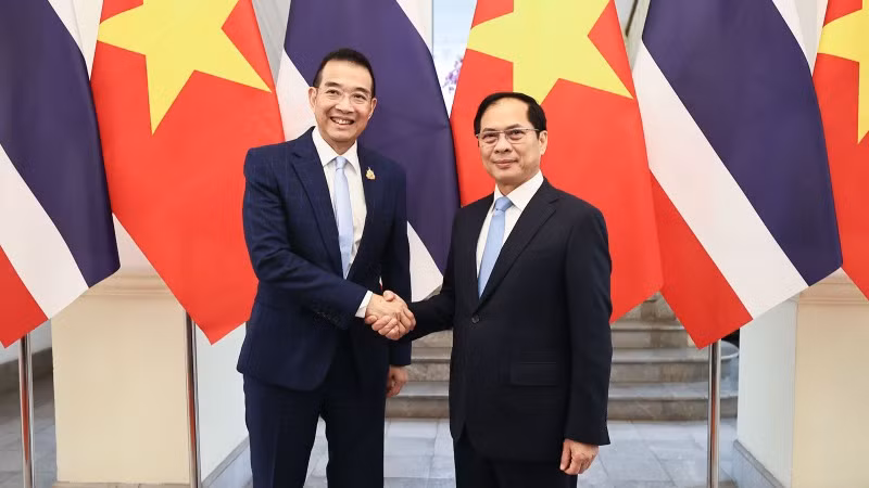 Phó Thủ tướng, Bộ trưởng Ngoại giao Bùi Thanh Sơn và Bộ trưởng Ngoại giao Thái Lan Maris Sangiampongsa. (Ảnh: Bộ Ngoại giao Việt Nam)