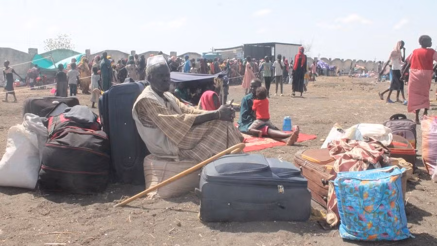 Người dân Sudan phải di dời do xung đột vũ trang. (Ảnh: Tân Hoa Xã)