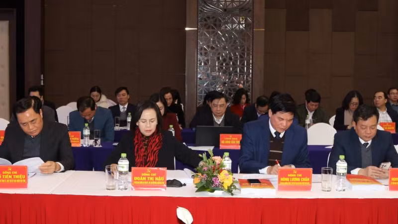 Các đại biểu lãnh đạo tỉnh Lạng Sơn tham dự Hội thảo.