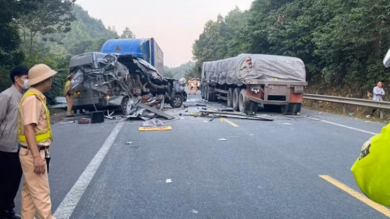 Toàn cảnh vụ tai nạn giao thông ở xã Hòa Lạc, Hữu Lũng (Lạng Sơn).