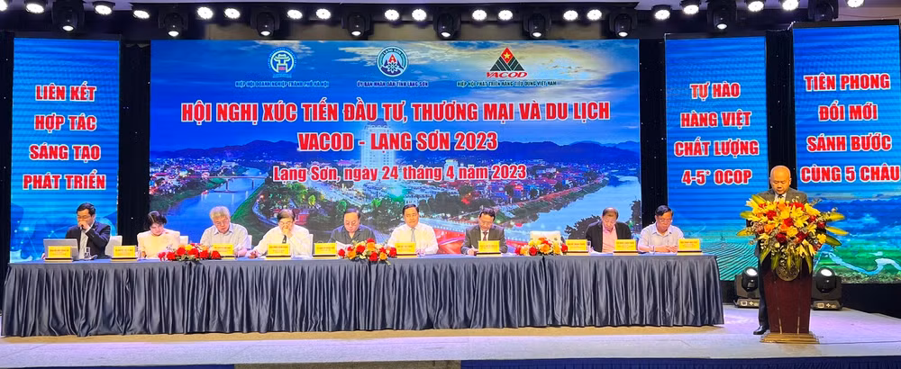 Các đại biểu tham gia thảo luận, đóng góp ý kiến tại hội nghị.