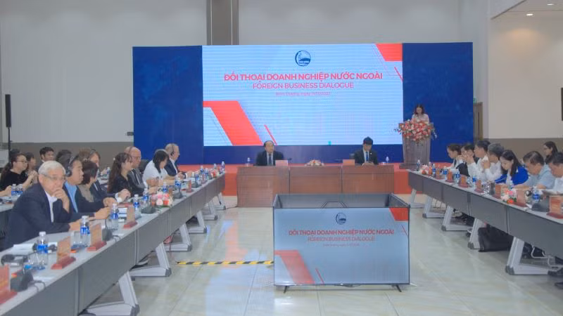 Toàn cảnh hội nghị.