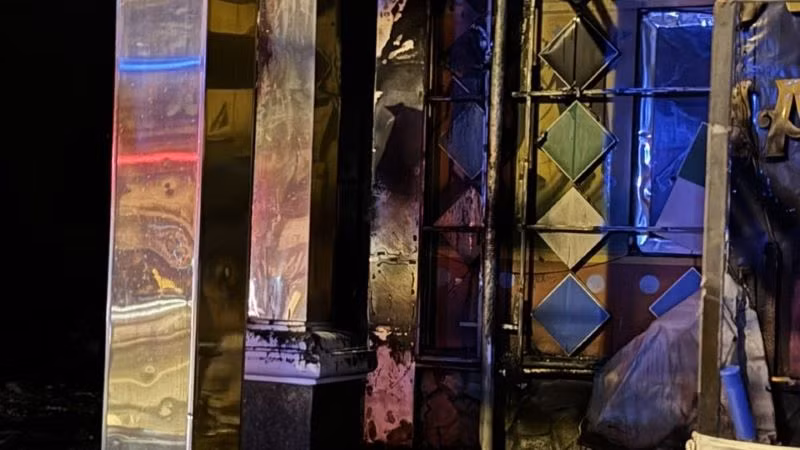 Khu vực bị cháy của cơ sở karaoke.