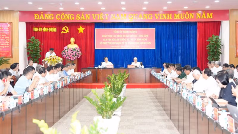 Toàn cảnh buổi làm việc.