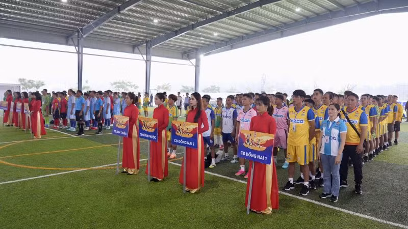 Có 8 đội tham gia vòng loại Giải vô địch bóng đá công nhân toàn quốc 2023 khu vực Đông Nam Bộ.