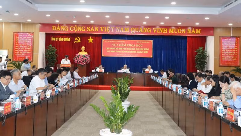 Toàn cảnh buổi tọa đàm.