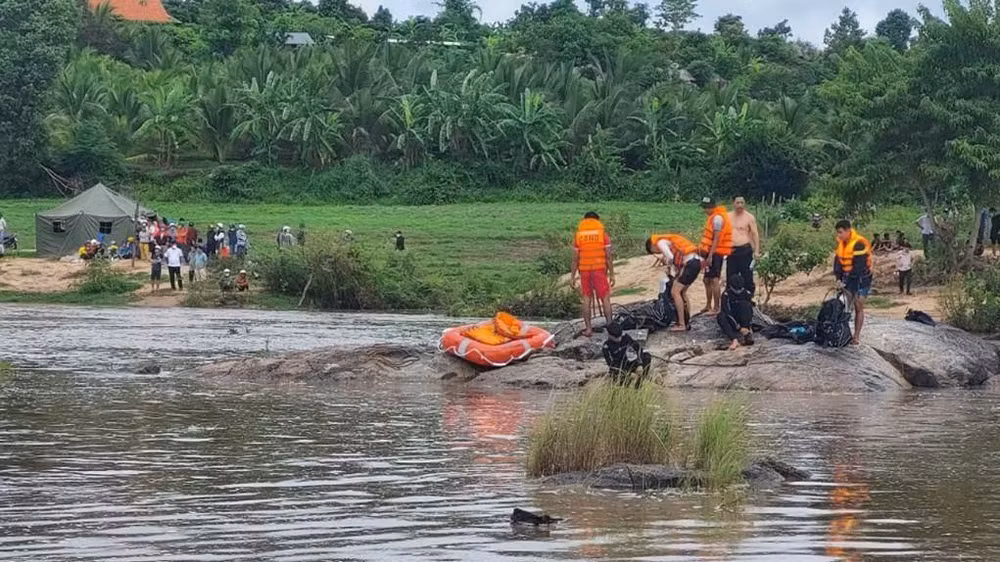 Sáng 4/9, lực lượng chức năng tìm thấy thi thể nạn nhân cách hiện trường ban đầu hơn 70m.
