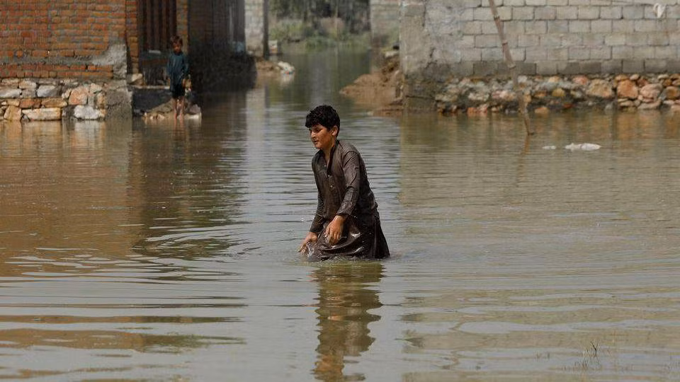 Một góc thành phố Nowshera của Pakistan, ngày 3/9/2022. (Ảnh: Reuters)