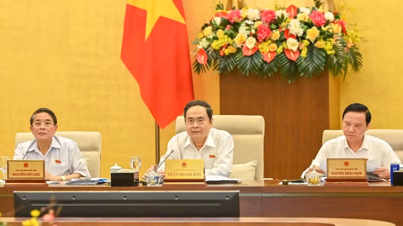 Chủ tịch Quốc hội Trần Thanh Mẫn phát biểu ý kiến tại Phiên họp Ủy ban Thường vụ Quốc hội ngày 17/4. (Ảnh: DUY LINH)