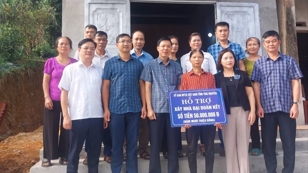 Năm 2023 Quỹ Vì người nghèo các cấp tỉnh Thái Nguyên hỗ trợ xây mới và sửa chữa hơn 420 nhà “Đại đoàn kết”với số tiền hơn 23,5 tỷ đồng.