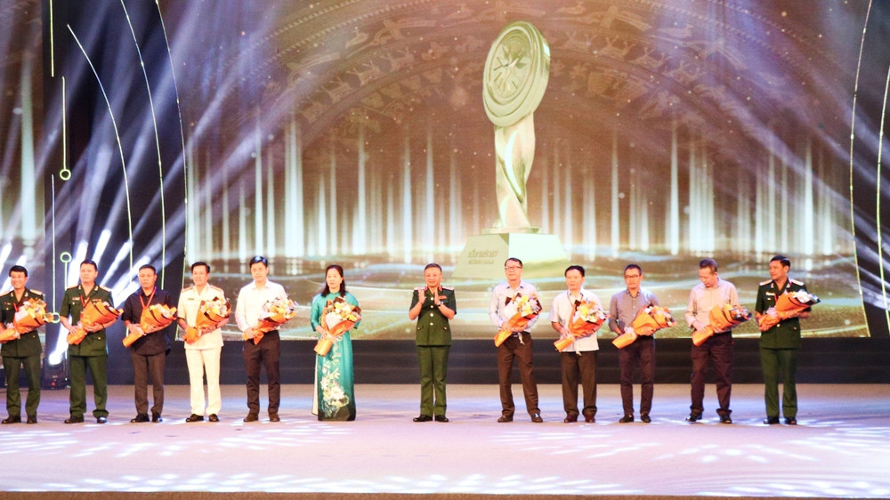 Ban Giám khảo Liên hoan truyền hình lần thứ XIV là những chuyên gia, nhà báo có uy tín trong lĩnh vực truyền hình.