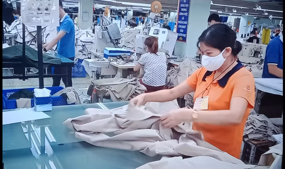 Các nhà máy may mặc trên địa bàn tỉnh Thái Nguyên ra quân sản xuất ngay từ ngày mồng 6 Tết Giáp Thìn.